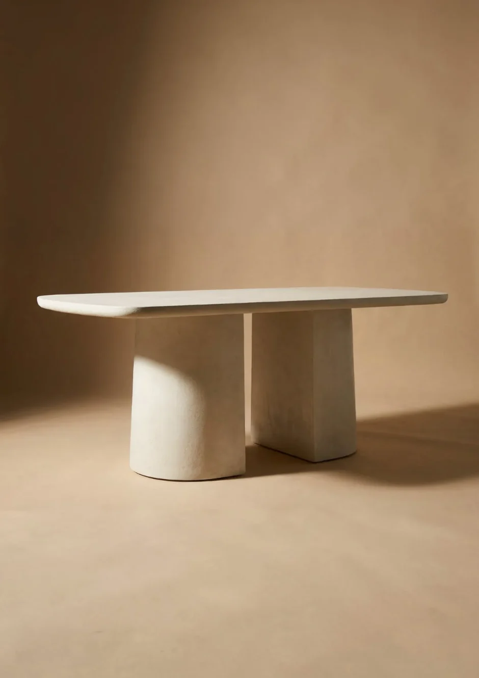Mesa Valenciana in off-white microcement